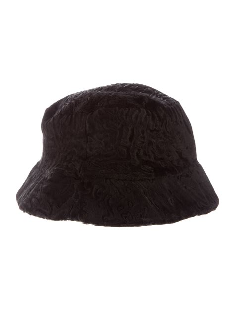 prada fur bucket hat.